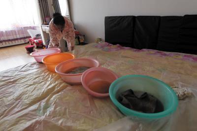 汨罗楼上漏水，住户失联，小区没物管，业主维权难！律师来支招……
